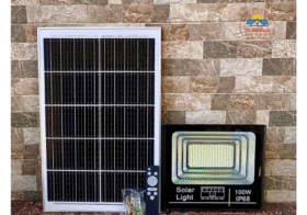 Đèn Năng Lượng Mặt Trời 100W, IP66, Kèm Remote
